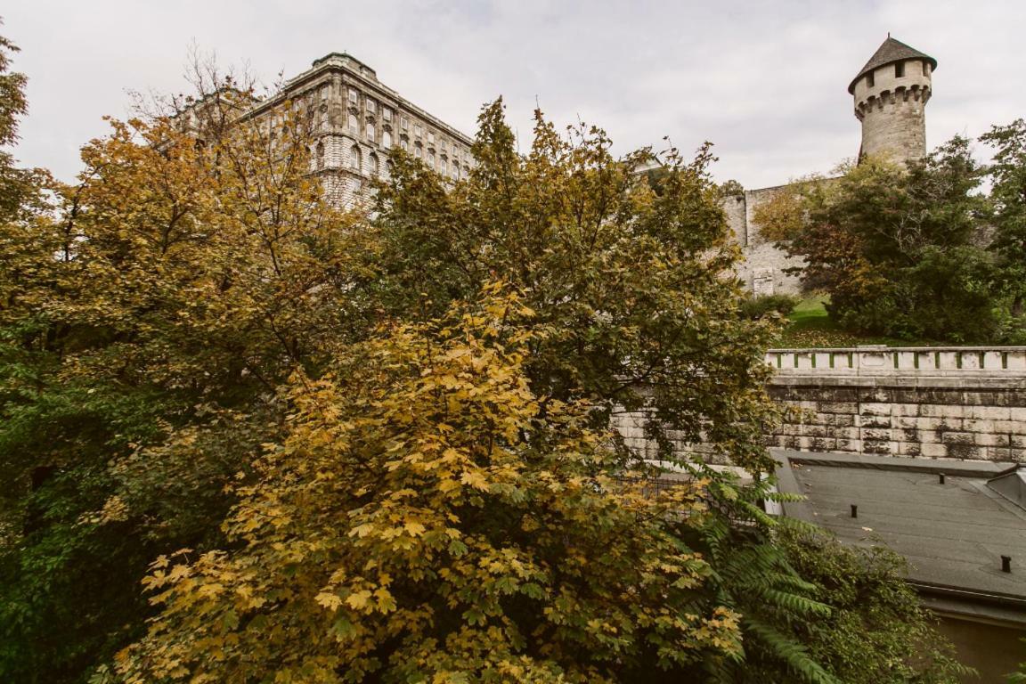Luxury Apartment View On To The Castle Budapest Exteriör bild