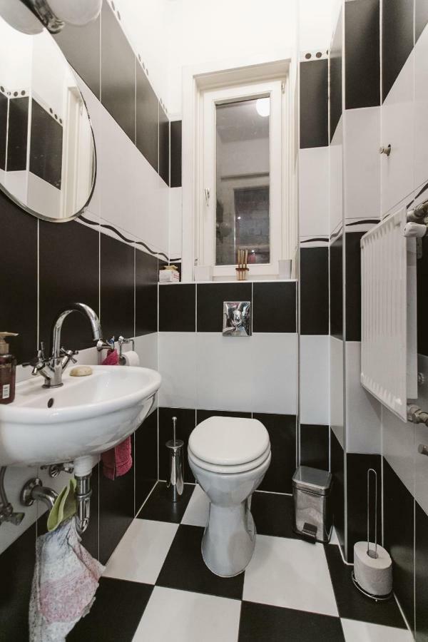 Luxury Apartment View On To The Castle Budapest Exteriör bild